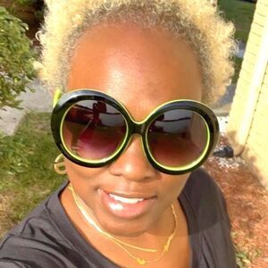 Oversized anti-reflective color block sunglassess